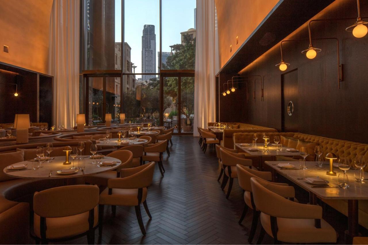The Dubai Edition Exterior foto Interior of the restaurant