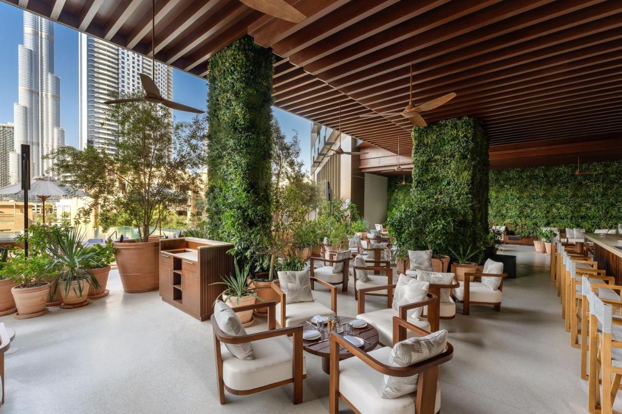 The Dubai Edition Exterior foto The Terrace at the Four Seasons Hotel